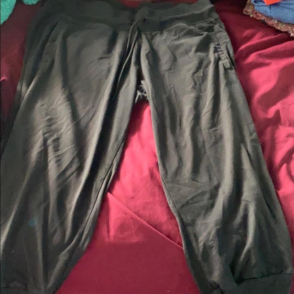 Adidias climate cut off knee pants